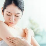 十味敗毒湯のニキビ・蕁麻疹・水虫への効果とは？副作用や注意点も解説